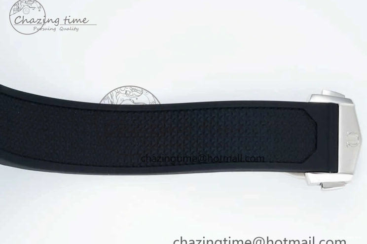 0516 Speedmaster Racing Master SS HKF Best Edition White Black Dial on Black Rubber Strap A Effortless 7813